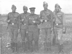 1970 р. Випускники 1972 року на зборах поблизу Білої Церкви, по центру майор М.І.Авдєєв, праворуч від нього – Г.М.Пугач і О.М.Бєлєцький, праворуч – О.О.Кожарін і М.В.Сосіпатров