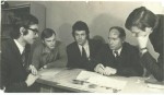 1974 р. група плазмової електроніки разом із профессором С.С.Моісеєвим