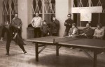 1977 г. Сухуми. Международный дружеский матч по настольному теннису СССР-Нидерланды. Стоят: второй – Дмитрий Войтенко, пятый – Эдуард Ломакин.